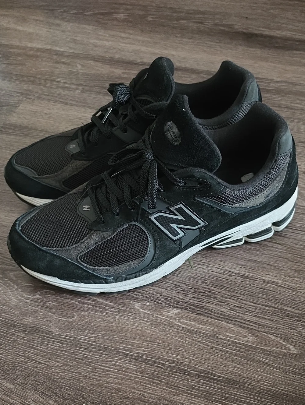 New Balance 2002 BLACK
